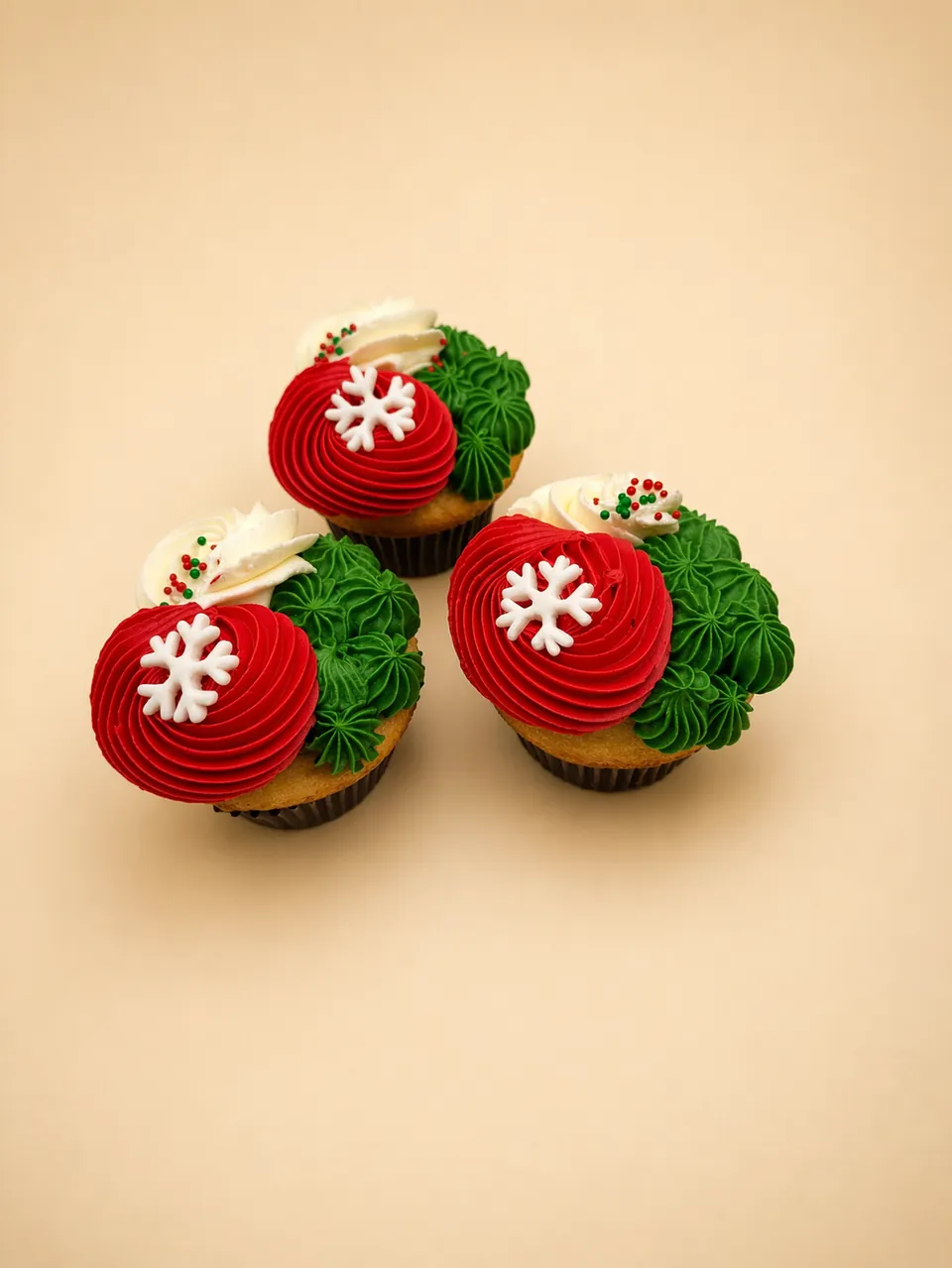 Christmas buttercream cupcakes red green festive
