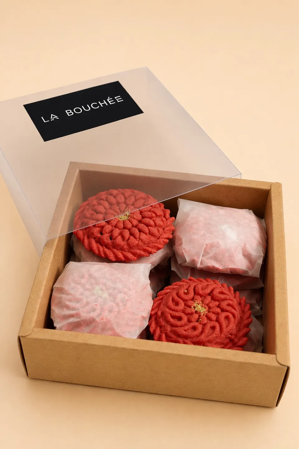 Kolompeh gift box with stamped date pastries